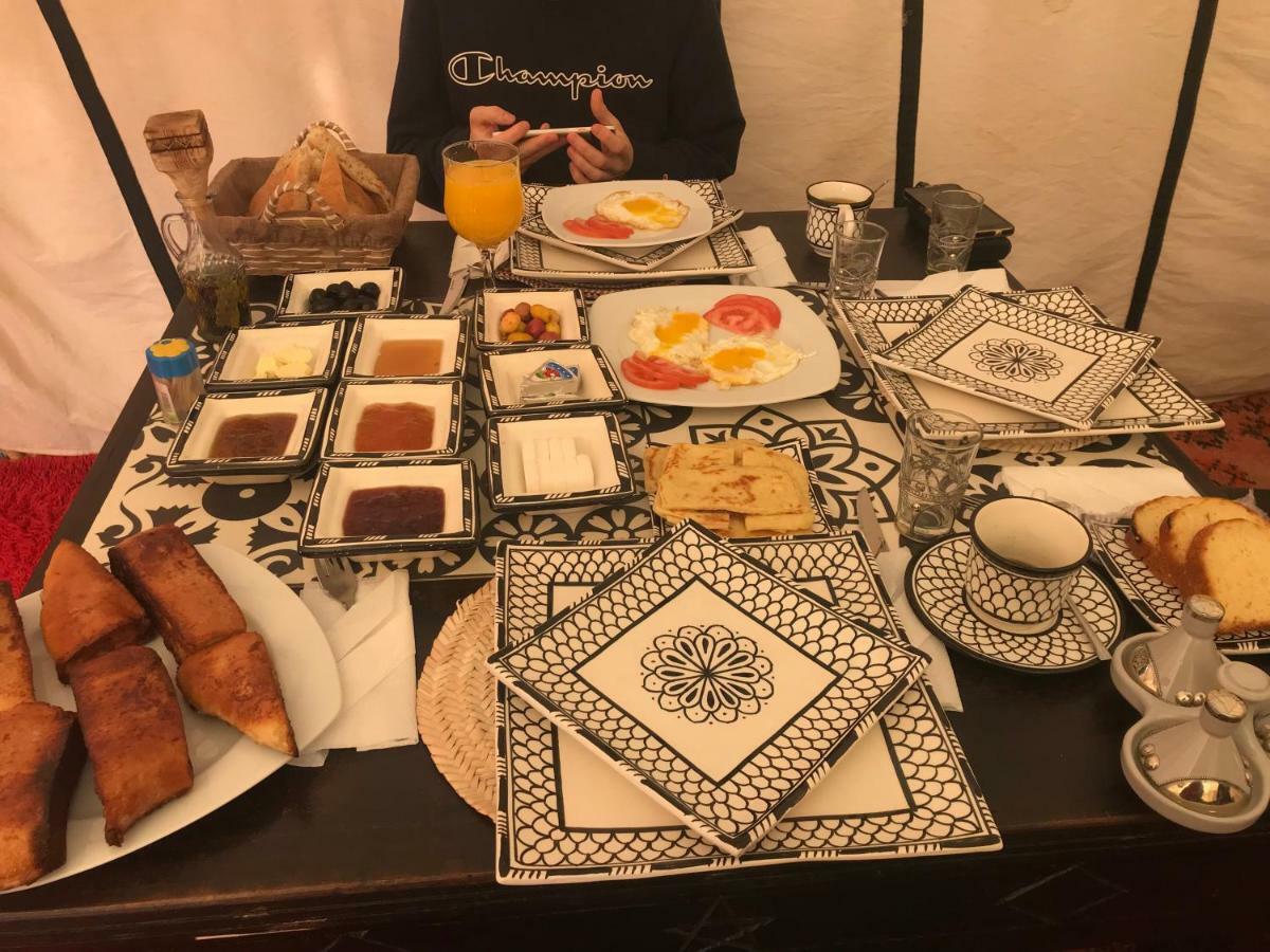 Hotel Tiziri Camp Merzouga Esterno foto